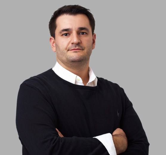 Ardian Halili, Geschäftsführer Persanesth